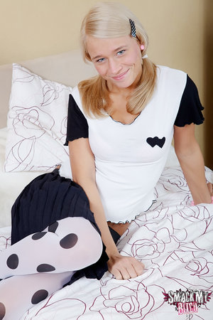 18 year old girl Hailey Little takes off yoga attire to stand naked